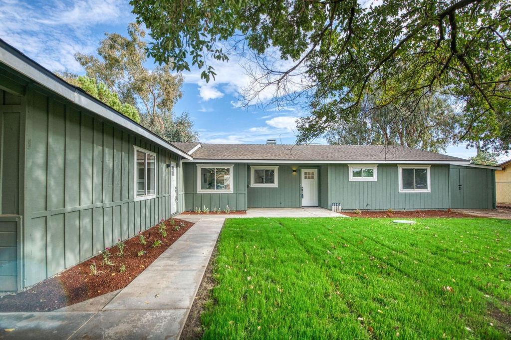 17367 Camden Drive, Madera, CA 93638