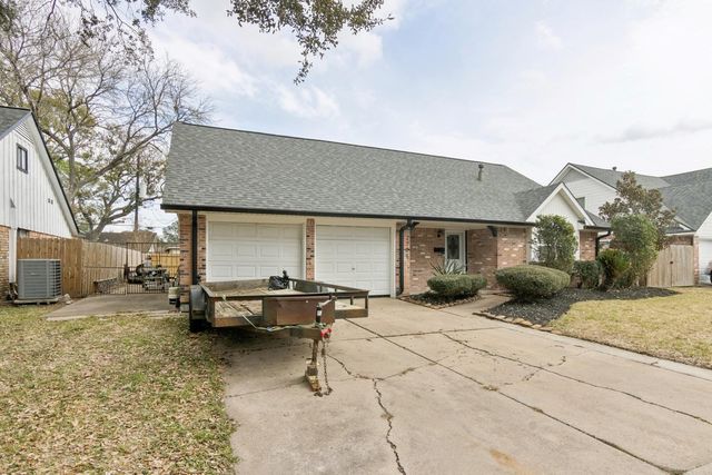 2705 Huckleberry Lane, Pasadena, TX 77502