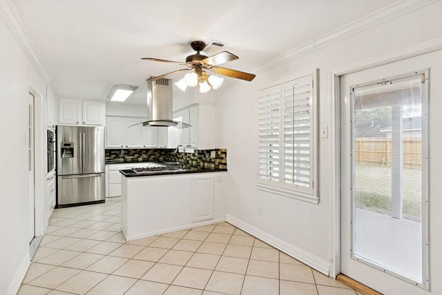 2705 Huckleberry Lane, Pasadena, TX 77502