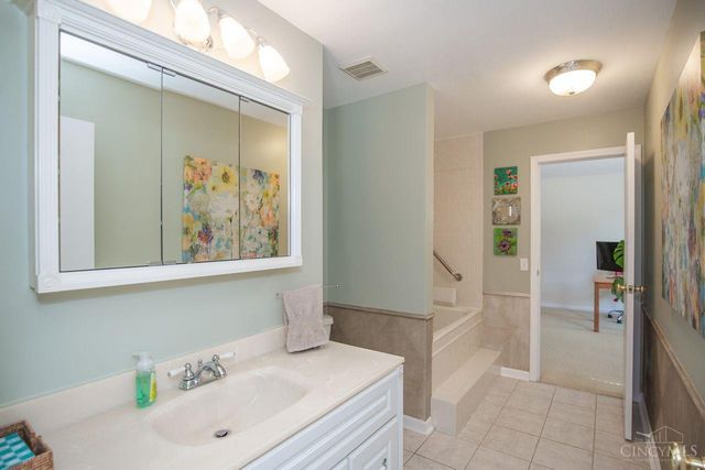 8069 Ashgrove Drive, Anderson Twp, OH 45244