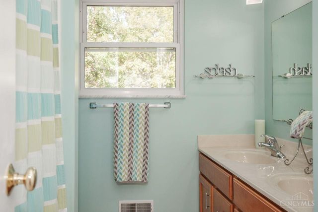 8069 Ashgrove Drive, Anderson Twp, OH 45244