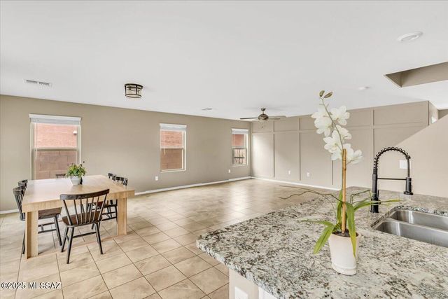 9596 S Miller Flats Drive, Tucson, AZ 85747