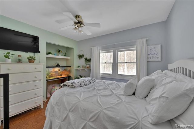 500 W Norway Lake Road, Lapeer, MI 48446