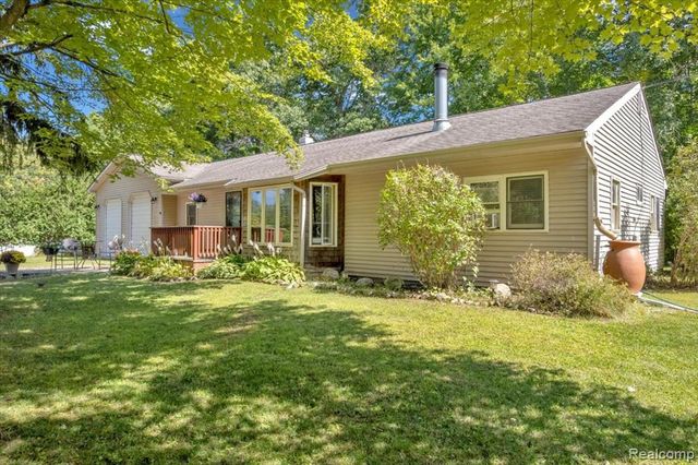 500 W Norway Lake Road, Lapeer, MI 48446