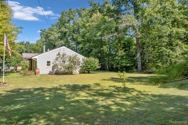 500 W Norway Lake Road, Lapeer, MI 48446