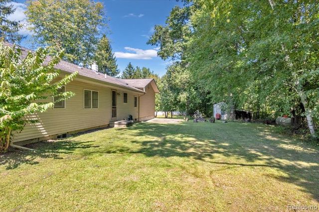 500 W Norway Lake Road, Lapeer, MI 48446