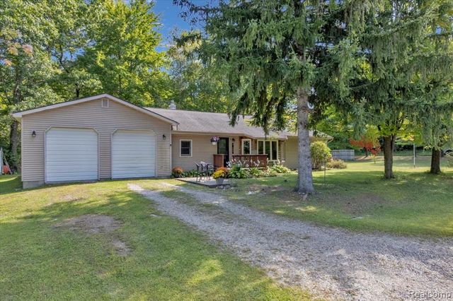 500 W Norway Lake Road, Lapeer, MI 48446