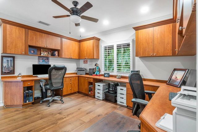 45 Dunbar Road, Palm Beach Gardens, FL 33418