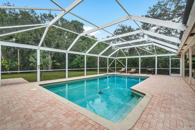 45 Dunbar Road, Palm Beach Gardens, FL 33418