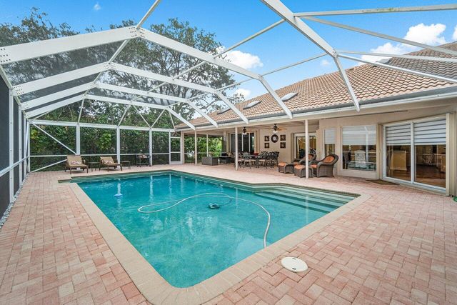 45 Dunbar Road, Palm Beach Gardens, FL 33418