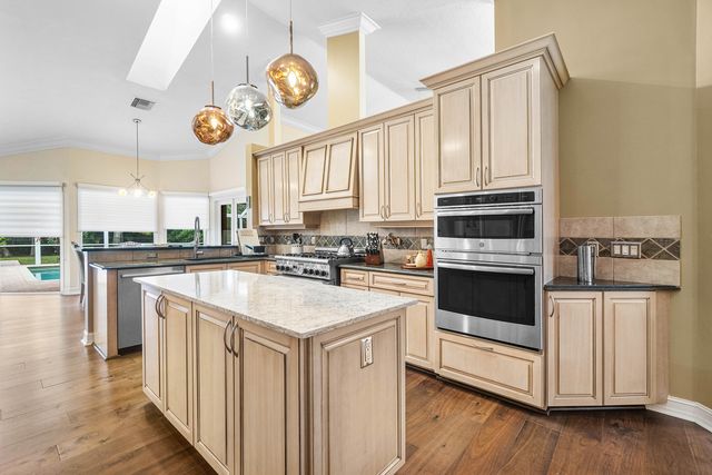 45 Dunbar Road, Palm Beach Gardens, FL 33418