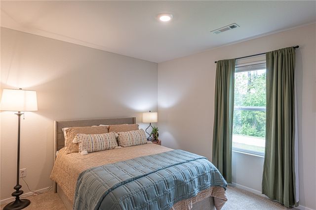 2420 E Illinois Alley, Fayetteville, AR 72701