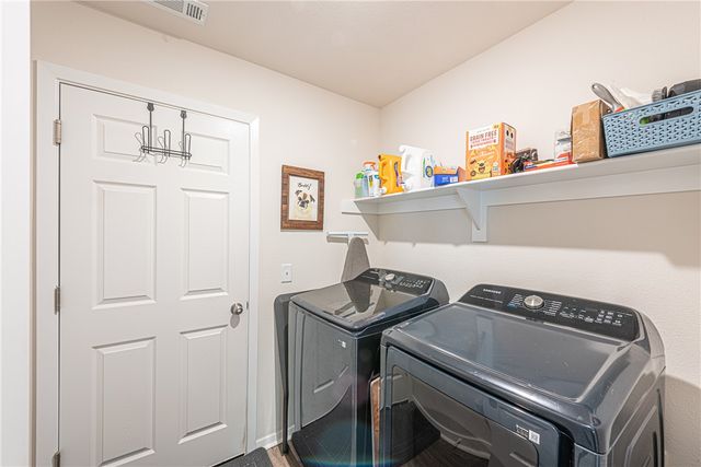 2420 E Illinois Alley, Fayetteville, AR 72701