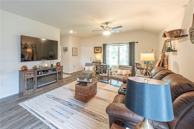 2420 E Illinois Alley, Fayetteville, AR 72701