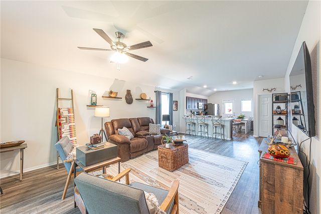 2420 E Illinois Alley, Fayetteville, AR 72701