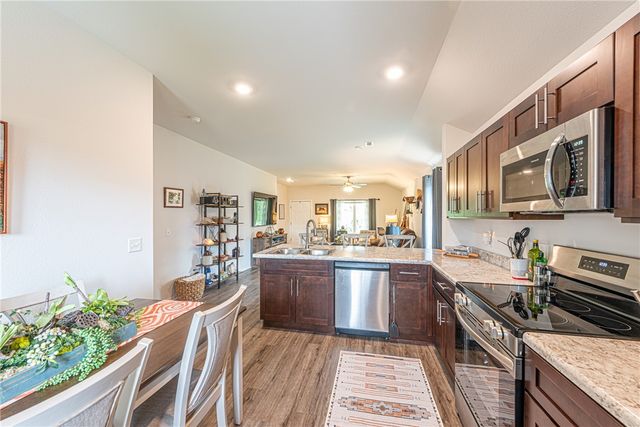 2420 E Illinois Alley, Fayetteville, AR 72701