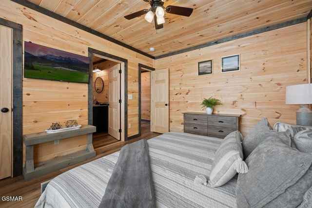 2304 Wingspan Drive, Sevierville, TN 37876