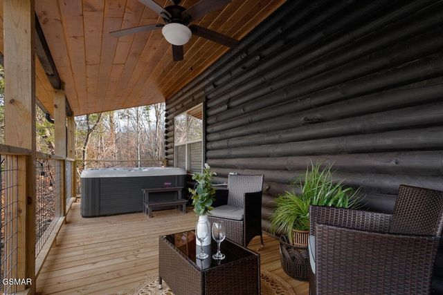 2304 Wingspan Drive, Sevierville, TN 37876