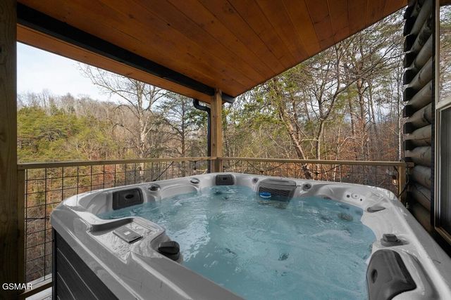 2304 Wingspan Drive, Sevierville, TN 37876