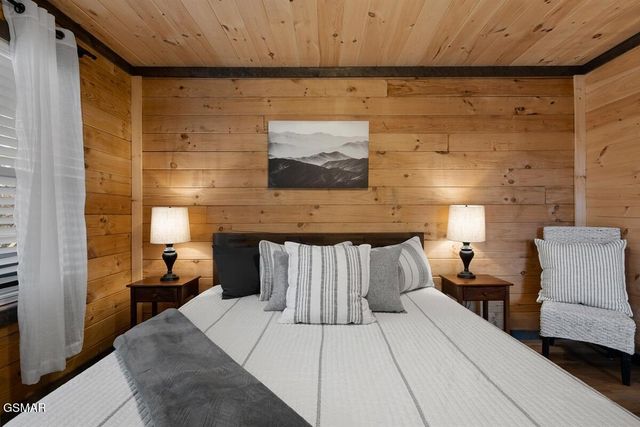 2304 Wingspan Drive, Sevierville, TN 37876