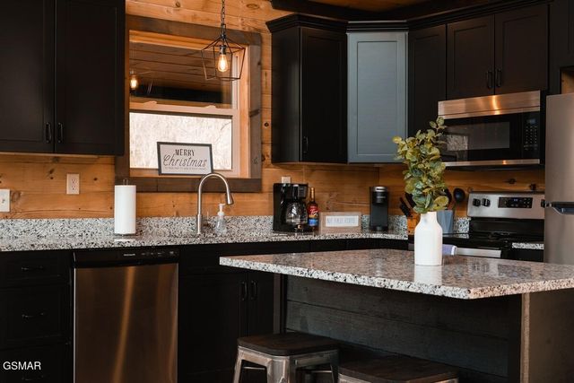 2304 Wingspan Drive, Sevierville, TN 37876