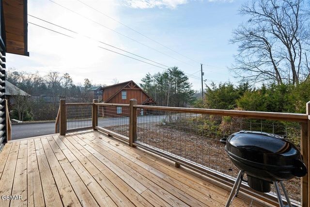 2304 Wingspan Drive, Sevierville, TN 37876