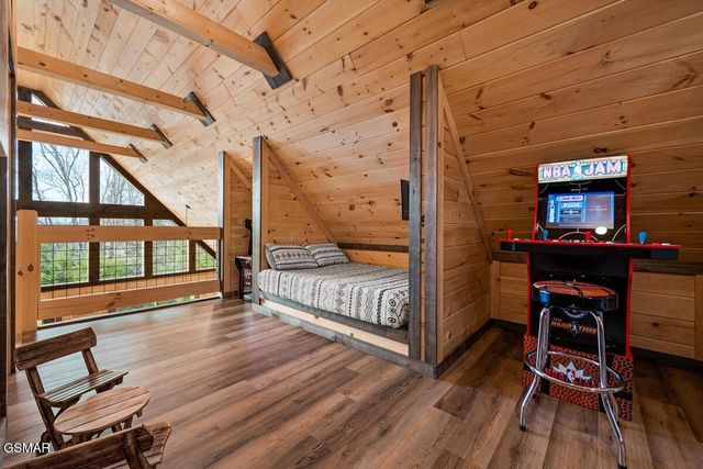 2304 Wingspan Drive, Sevierville, TN 37876