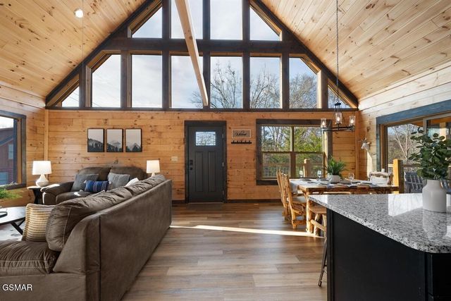 2304 Wingspan Drive, Sevierville, TN 37876