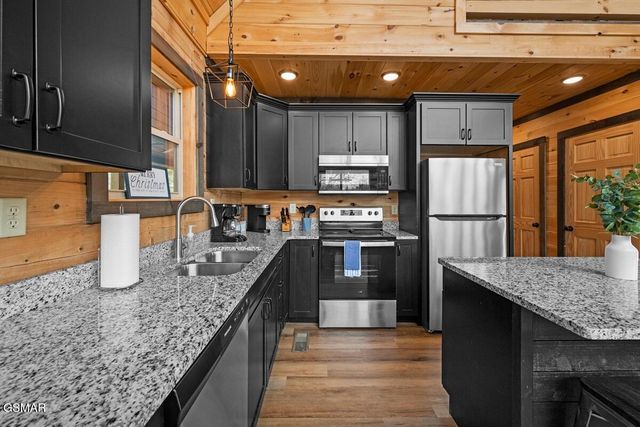 2304 Wingspan Drive, Sevierville, TN 37876