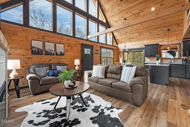 2304 Wingspan Drive, Sevierville, TN 37876