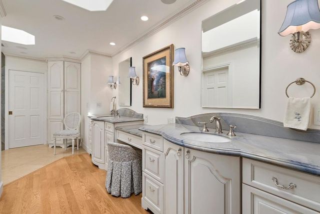 14 Susan Gale Court, Menlo Park, CA 94025