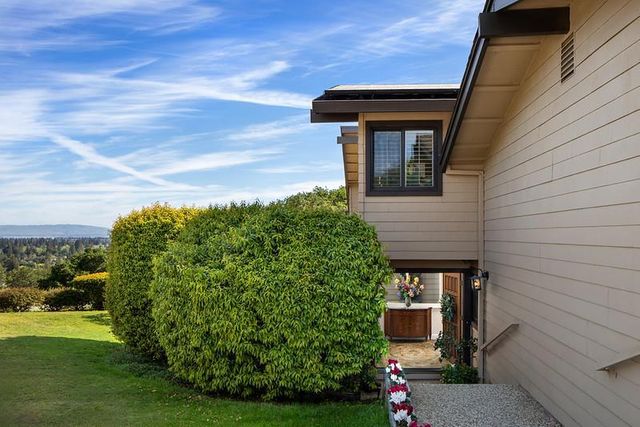 14 Susan Gale Court, Menlo Park, CA 94025