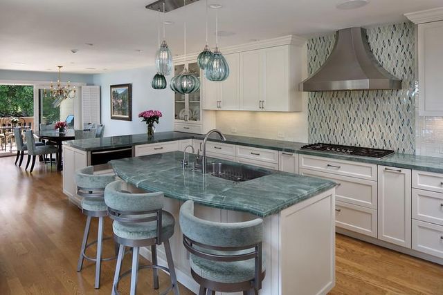 14 Susan Gale Court, Menlo Park, CA 94025