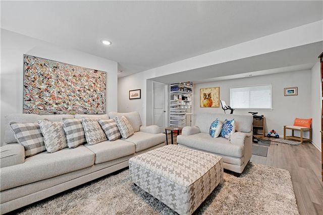 826 Shane Court, Belton, MO 64012