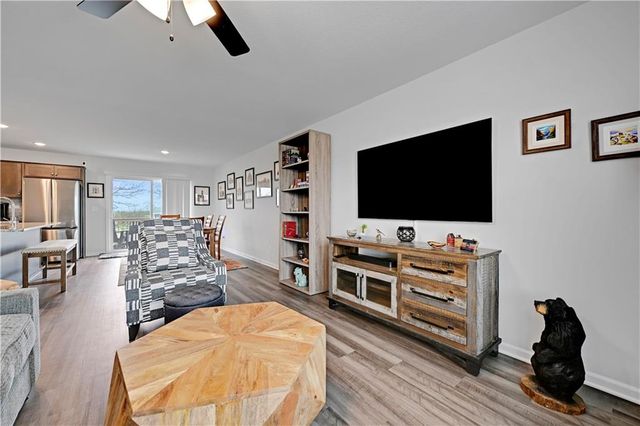 826 Shane Court, Belton, MO 64012