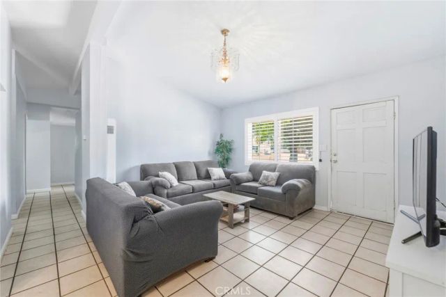 10363 Wagner Way, Riverside, CA 92505