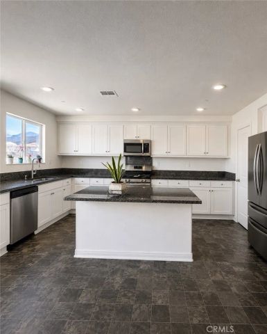 32190 Rambling Court, Winchester, CA 92596