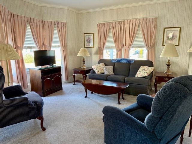 32 Priscilla St, New Bedford, MA 02740