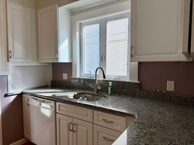 32 Priscilla St, New Bedford, MA 02740