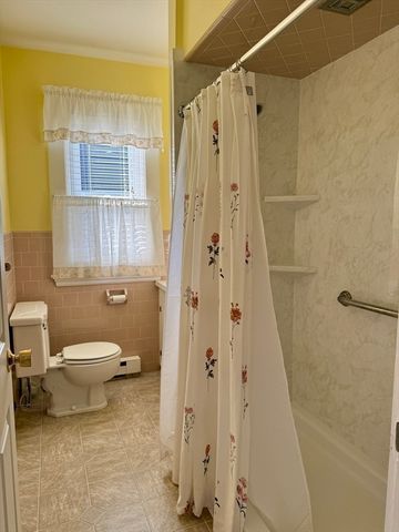 32 Priscilla St, New Bedford, MA 02740