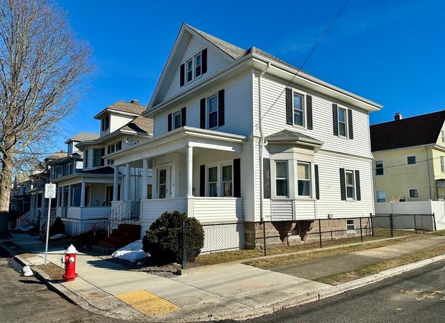 32 Priscilla St, New Bedford, MA 02740