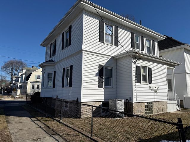 32 Priscilla St, New Bedford, MA 02740