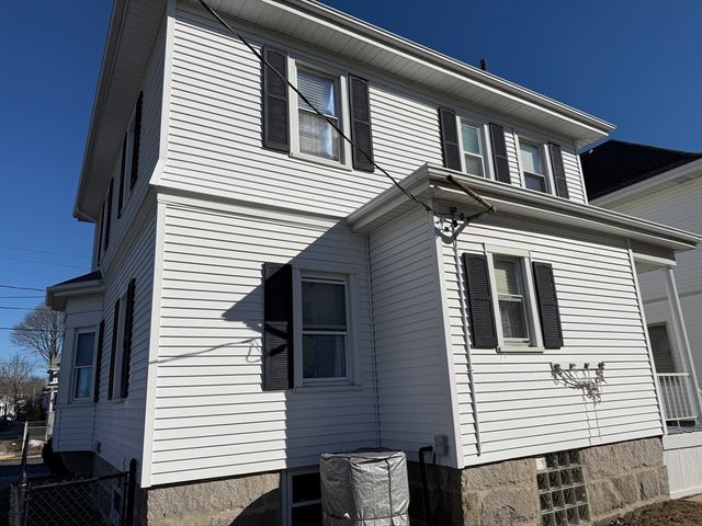 32 Priscilla St, New Bedford, MA 02740