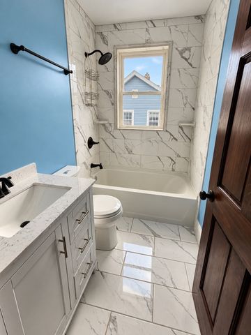 996 Walnut St, Fall River, MA 02720