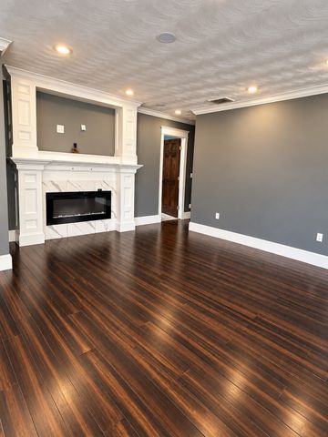 996 Walnut St, Fall River, MA 02720