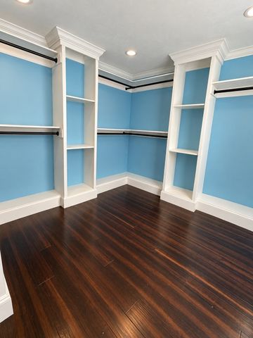 996 Walnut St, Fall River, MA 02720