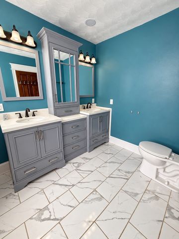 996 Walnut St, Fall River, MA 02720