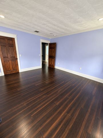 996 Walnut St, Fall River, MA 02720