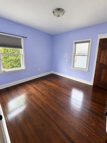 996 Walnut St, Fall River, MA 02720