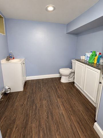 996 Walnut St, Fall River, MA 02720